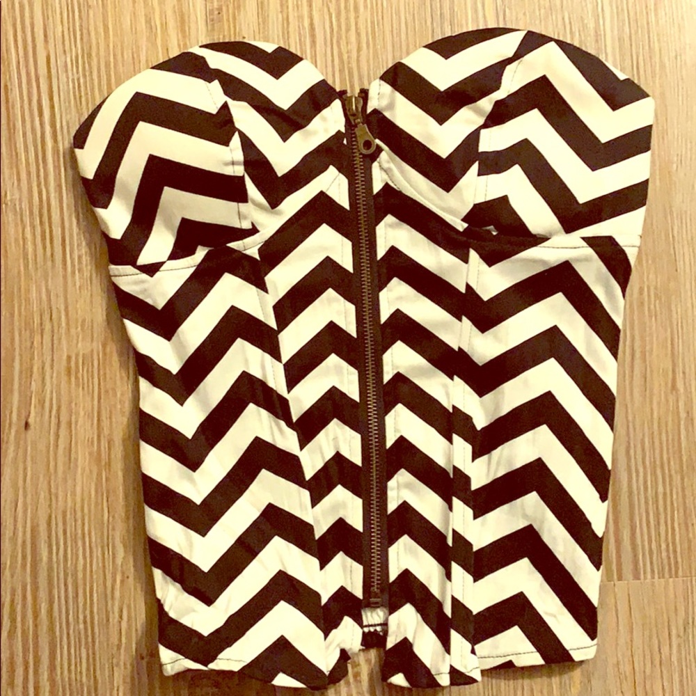 Windsor black and white corset like top